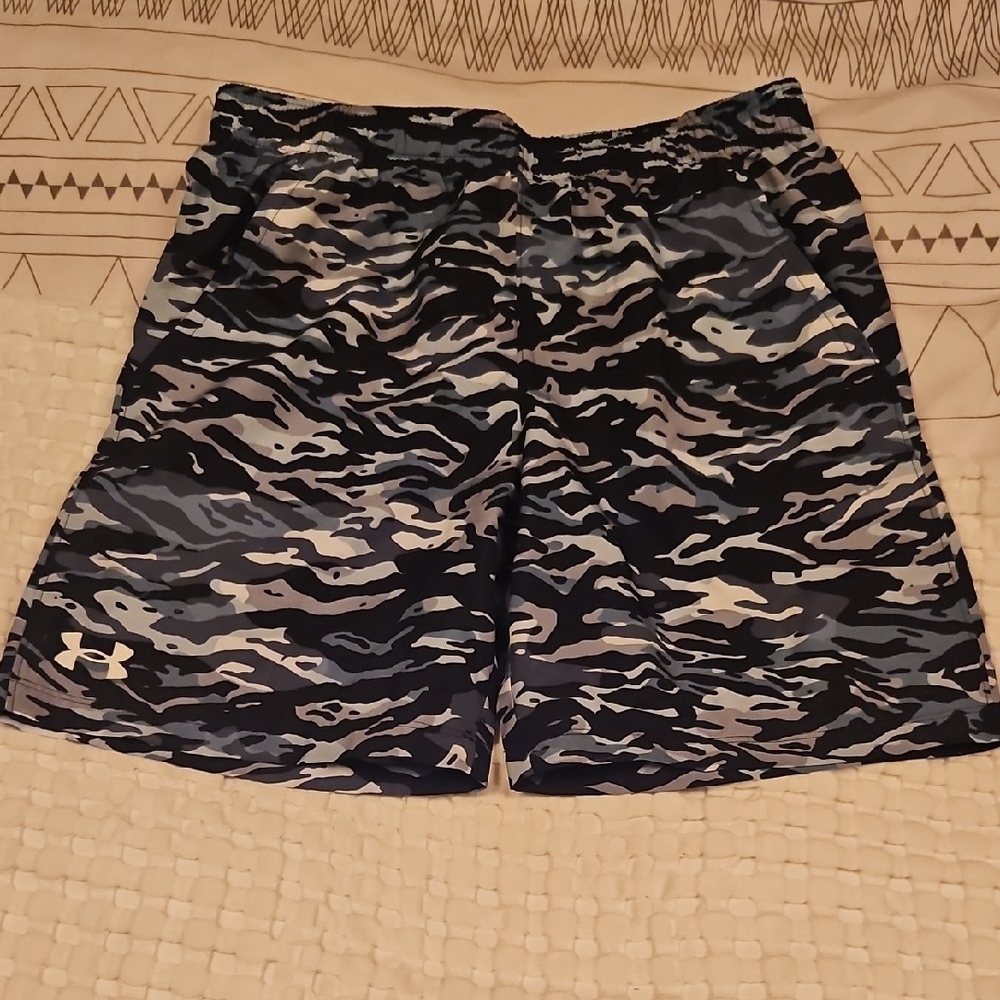 Under Armour Blue and Black Camouflage Shorts Boys Large